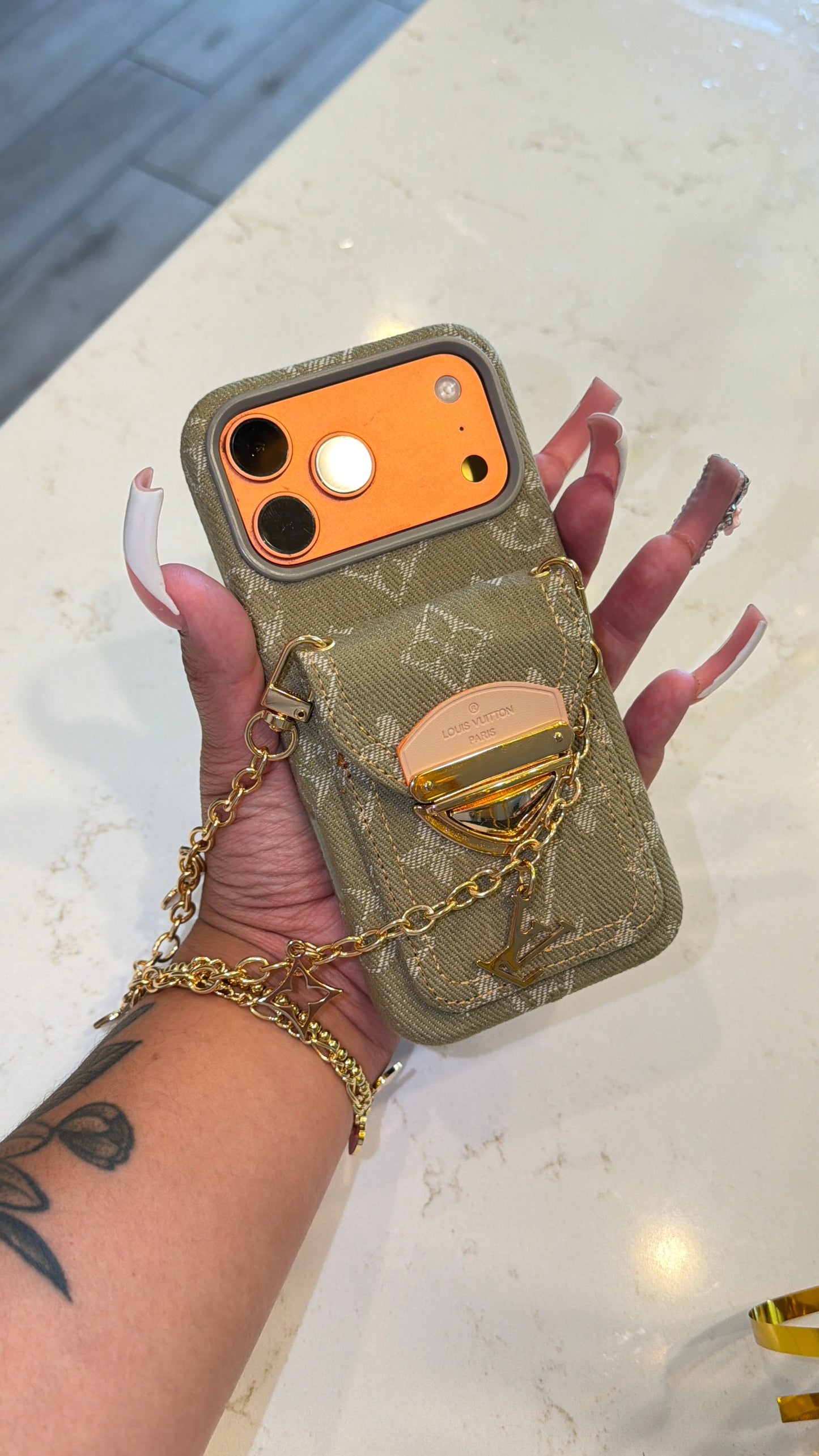 LV cardholder case(s)