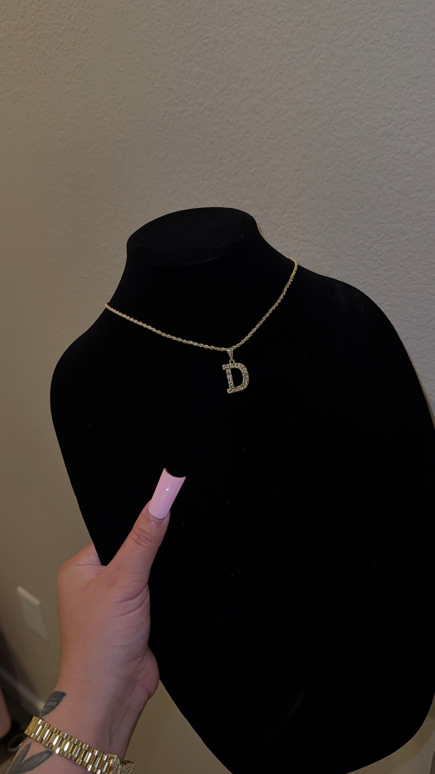 NUGGET LETTER NECKLACE