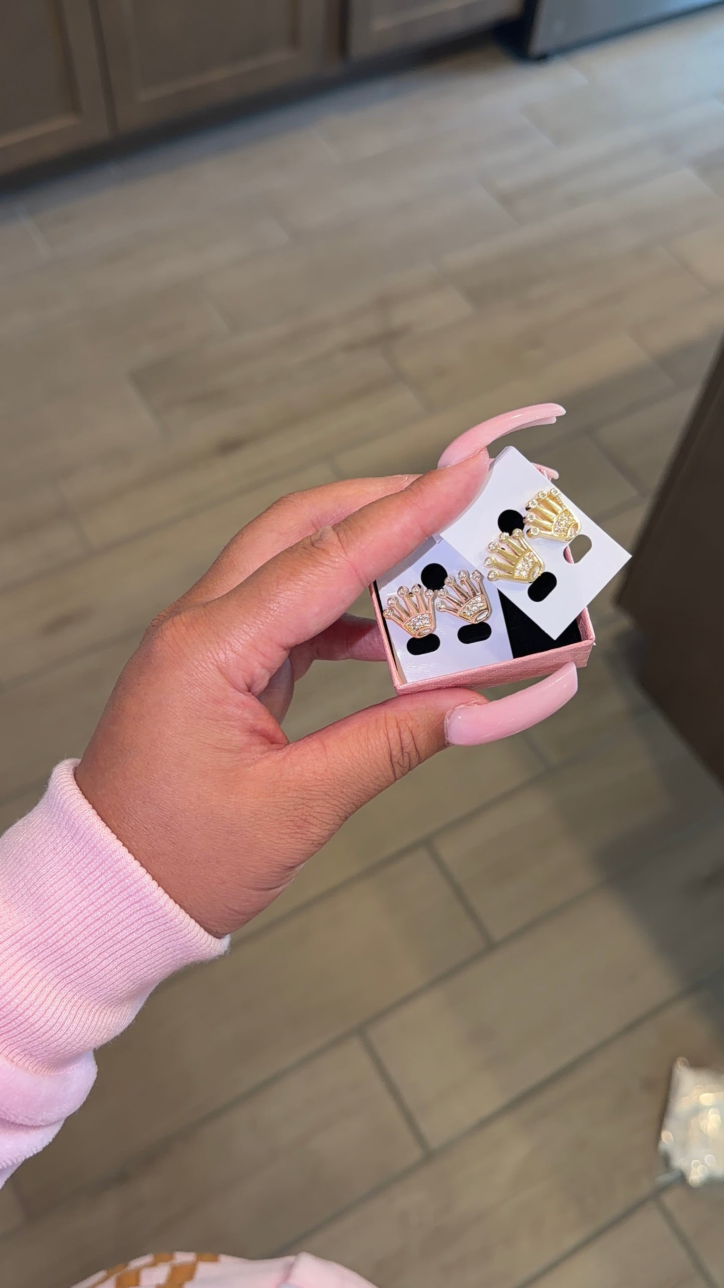 Crown studs
