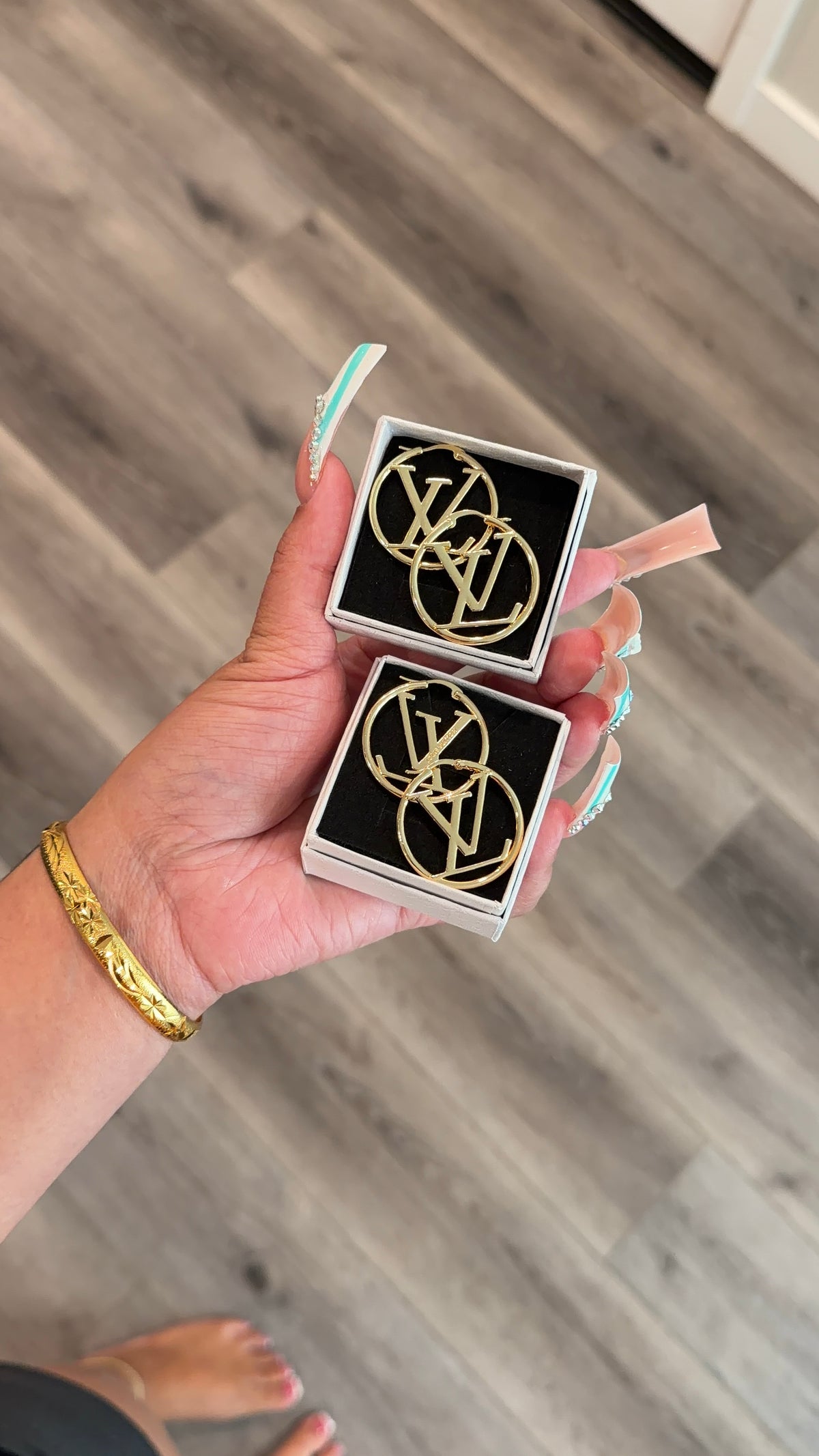 LV Hoops