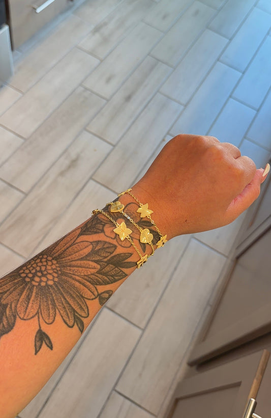 4 shaped bracelet(s)