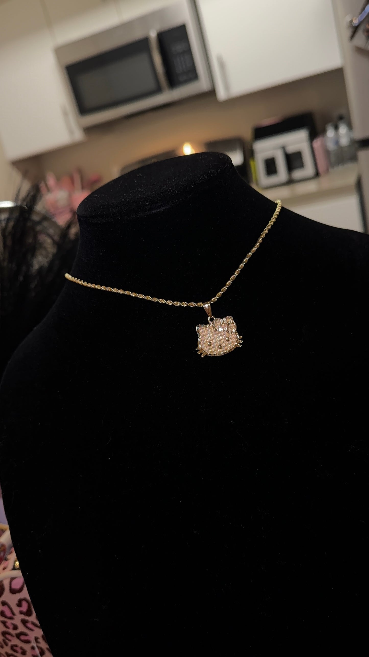 JUMBO HK FACE NECKLACE