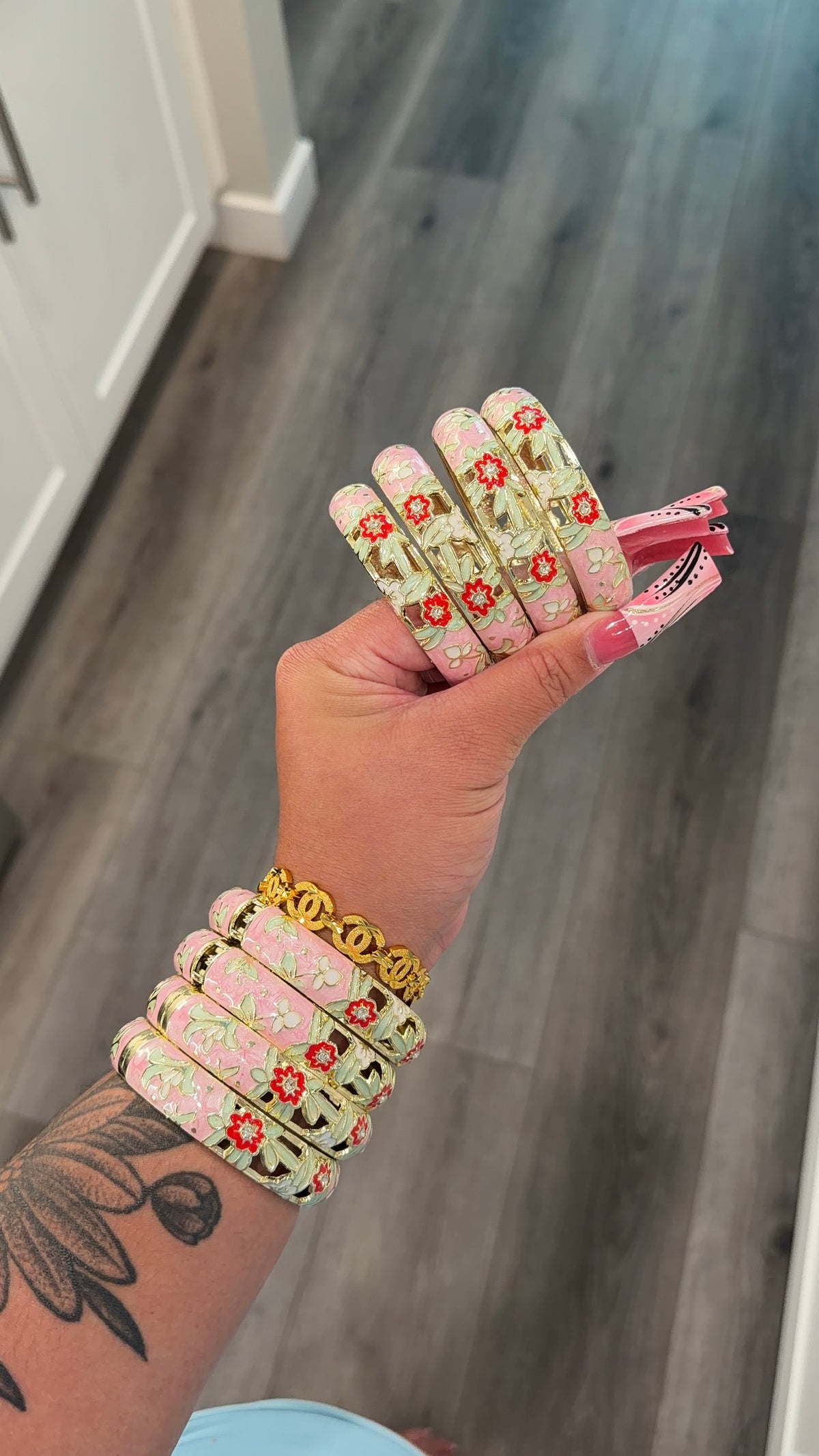 Thick flower bangle