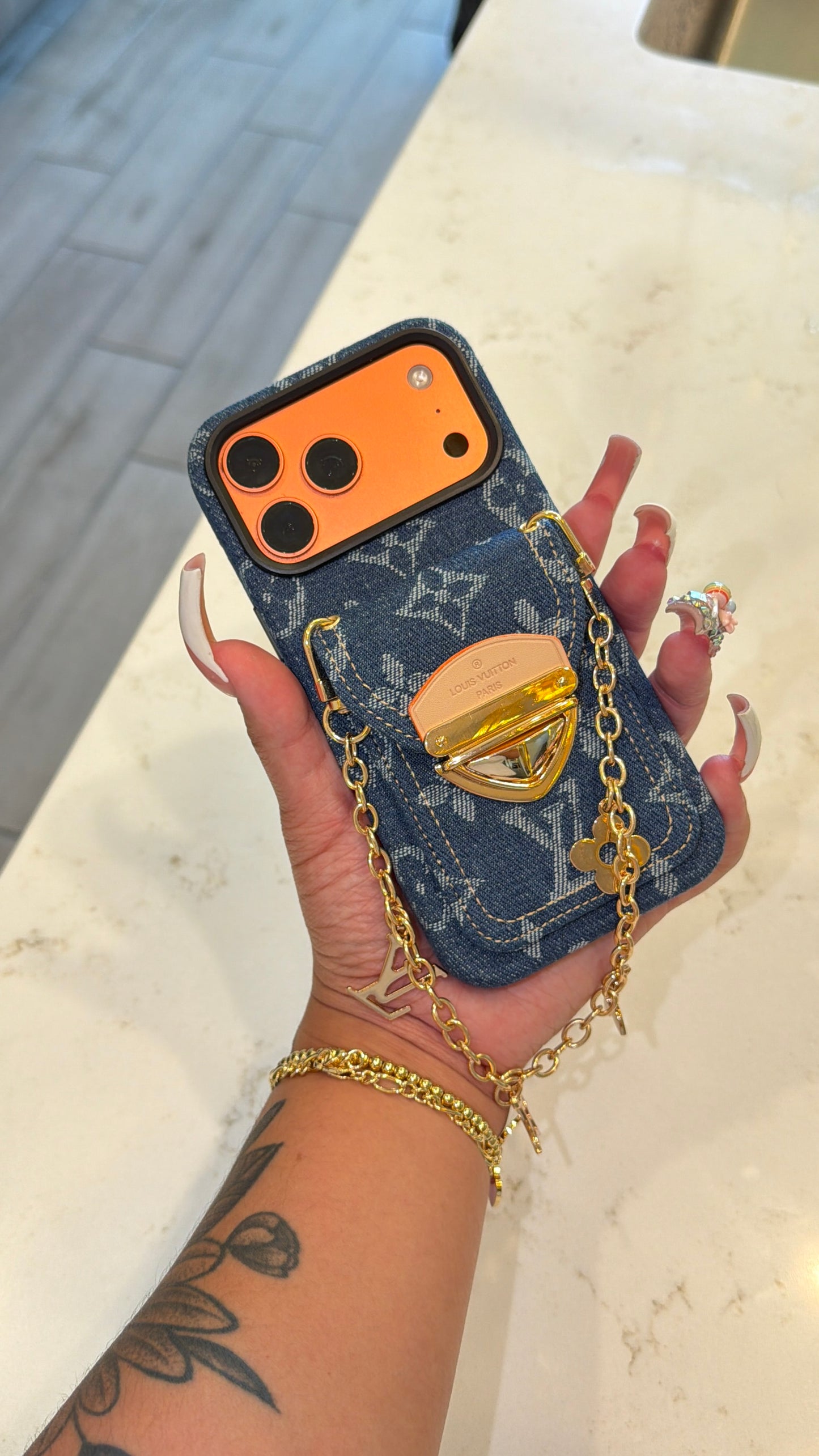 LV cardholder case(s)
