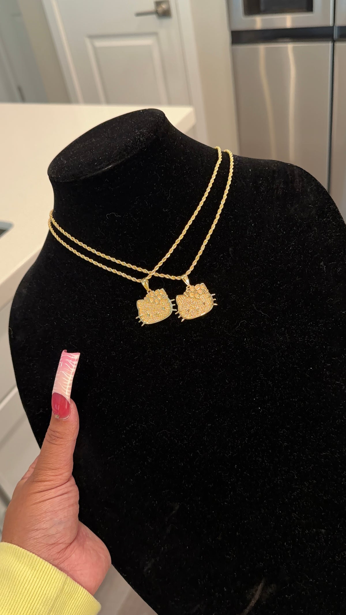 HK Flower necklace