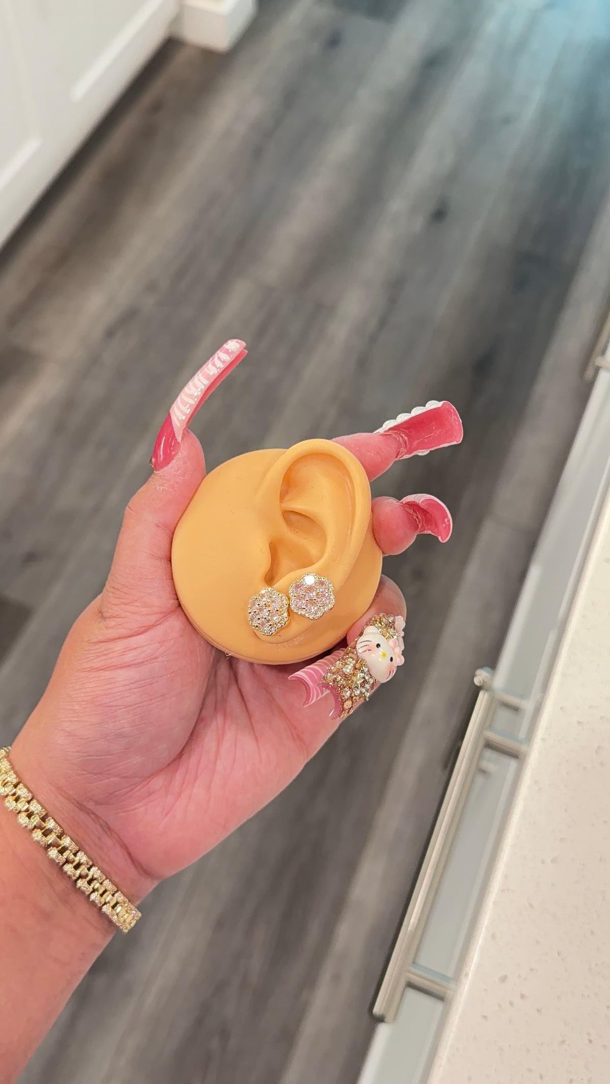 Jumbo dmnd flower studs