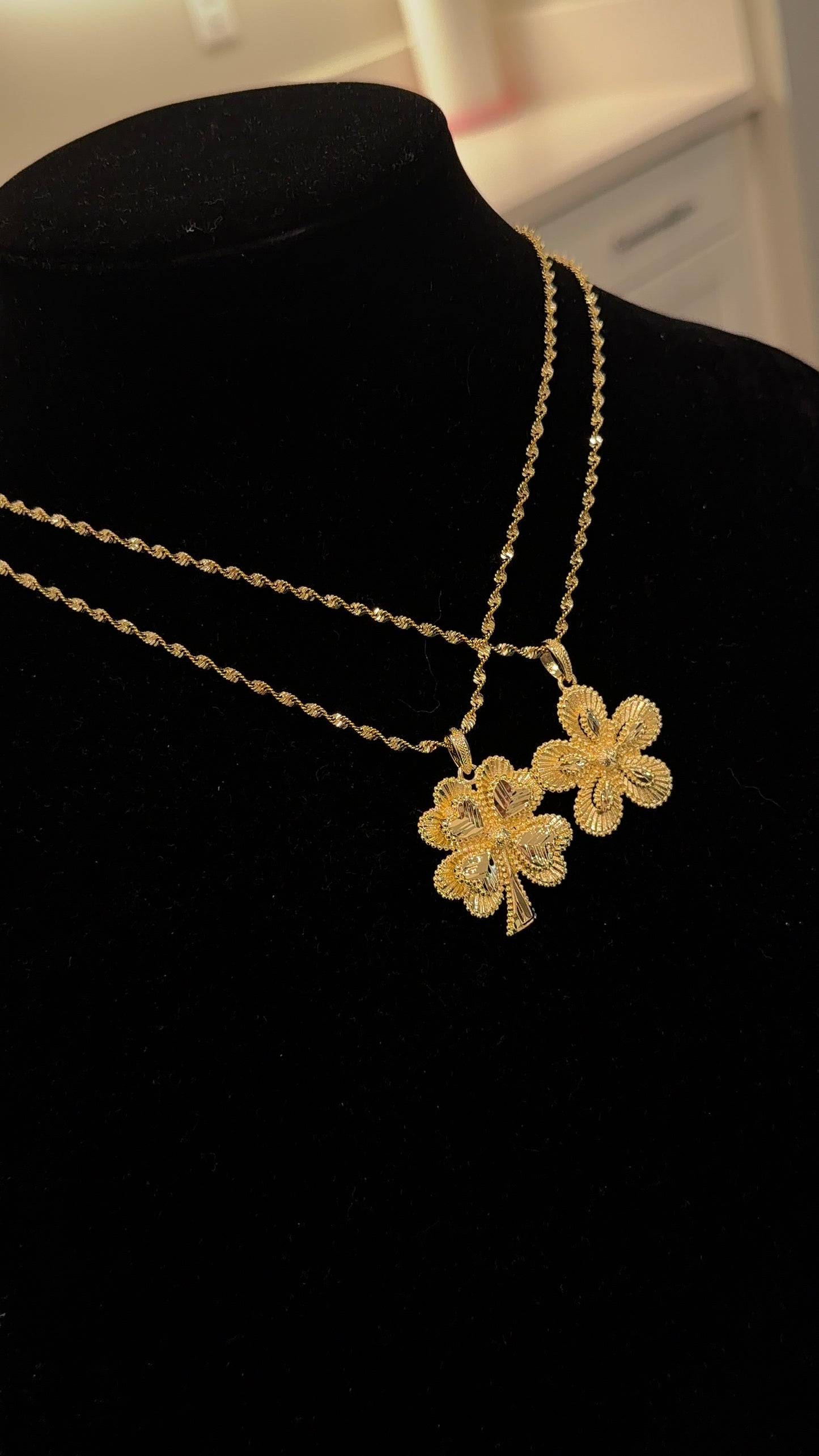 Clover / flower cut necklace(s)
