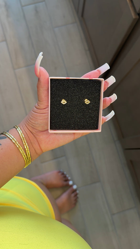 Lips Studs