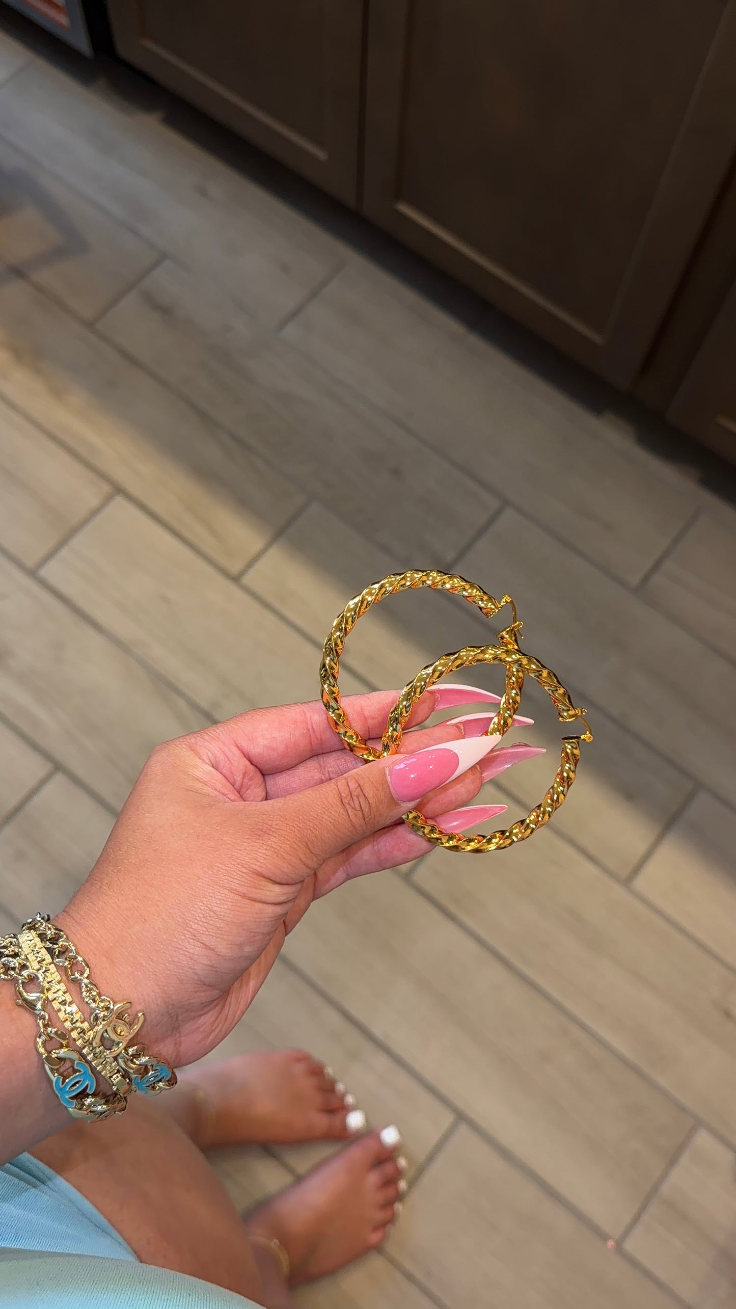 TWIST HOOPS
