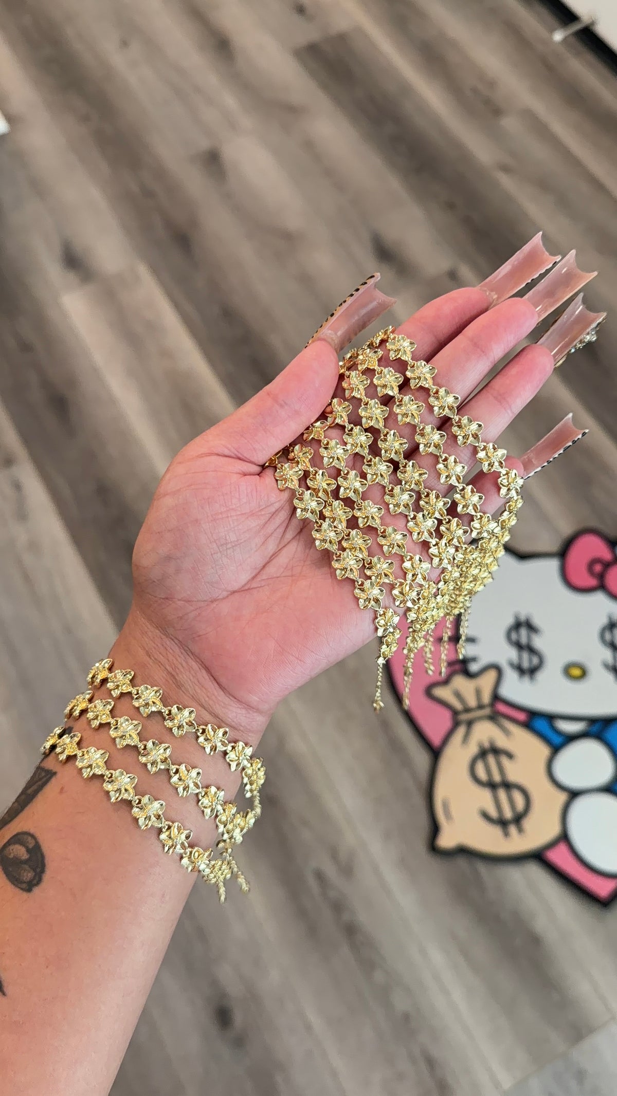Shiny flower bracelet