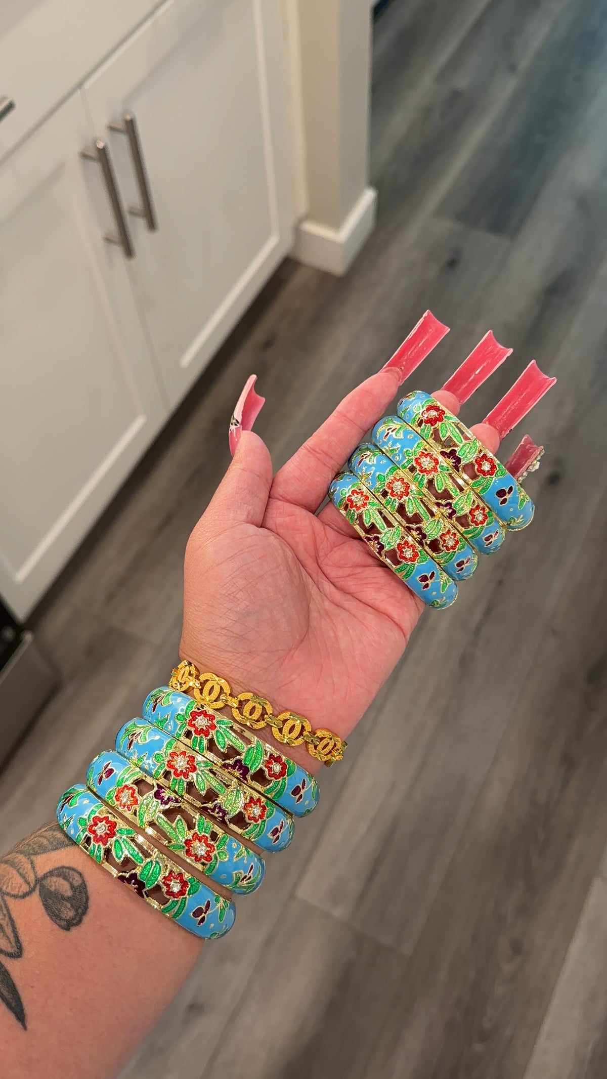Thick flower bangle