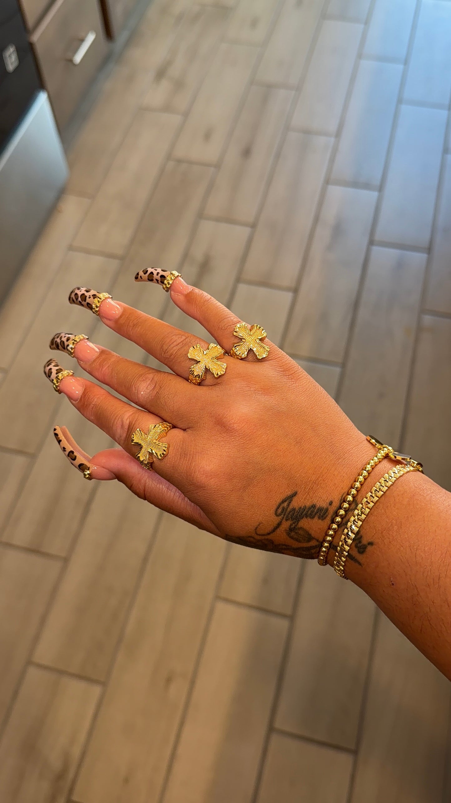 Chunky cross ring