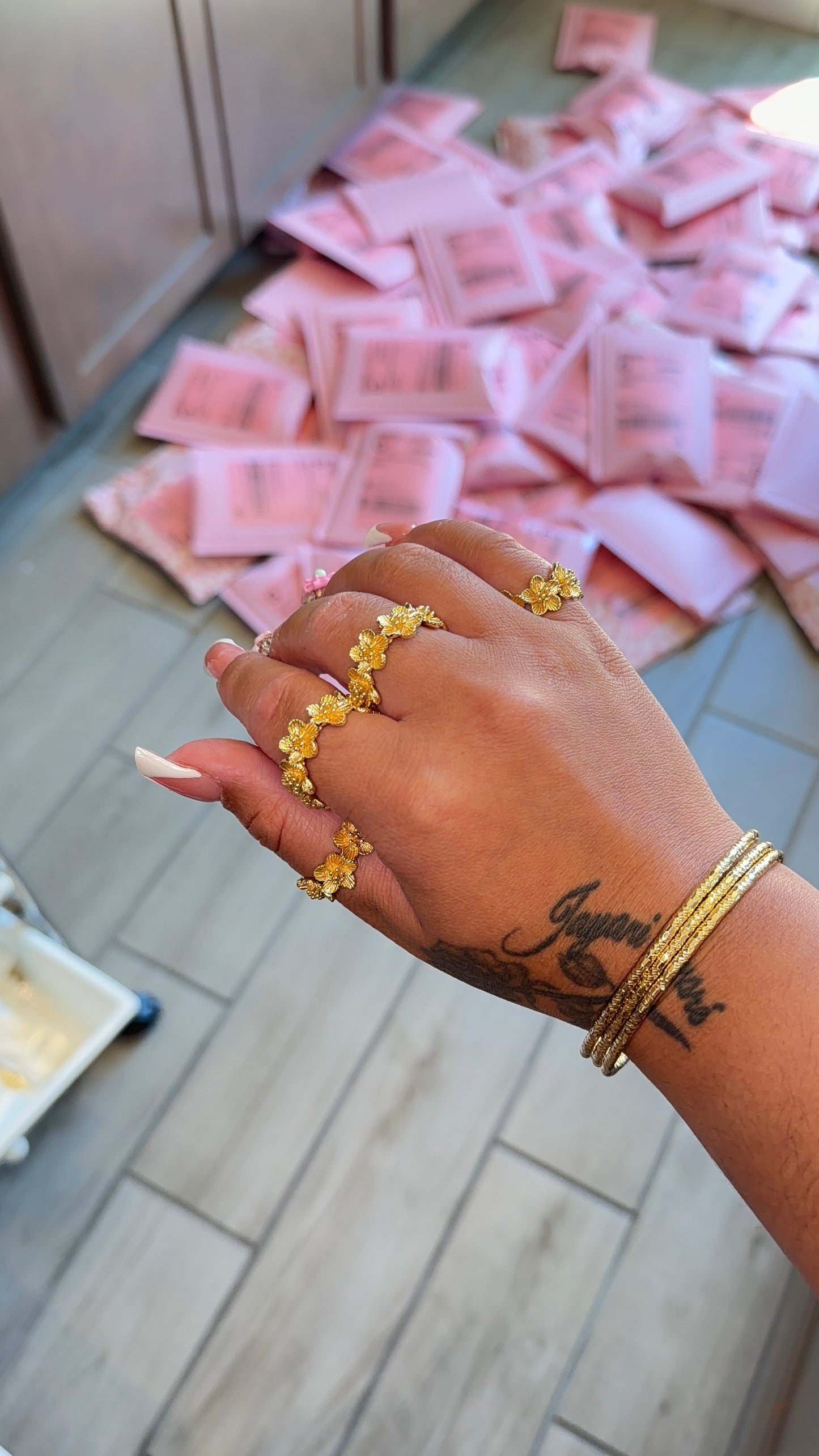 Flower cuff ring