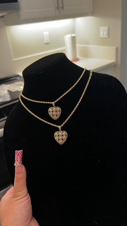 Charm hrt necklace
