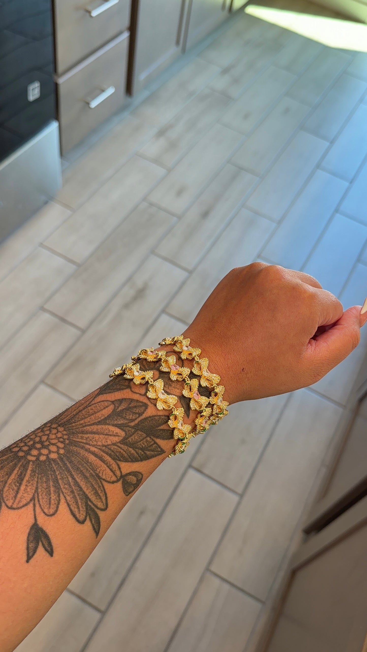 Bow bracelet(s)