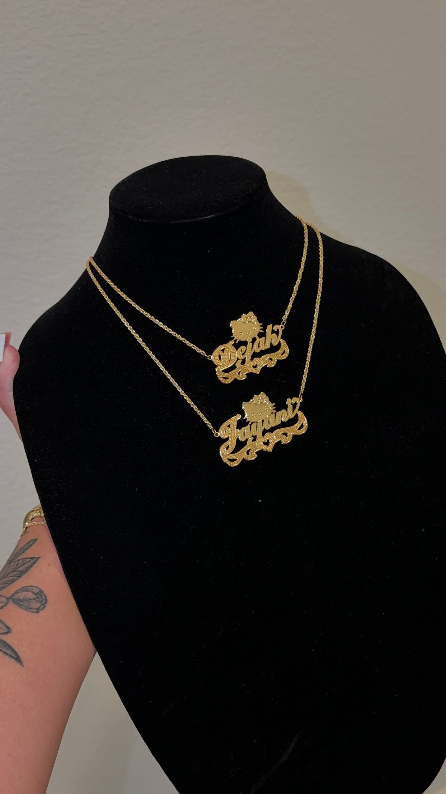 Custom HK name necklace